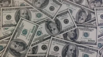 الدولار يصعد أمام الجنيه في ختام تعاملات الثلاثاء